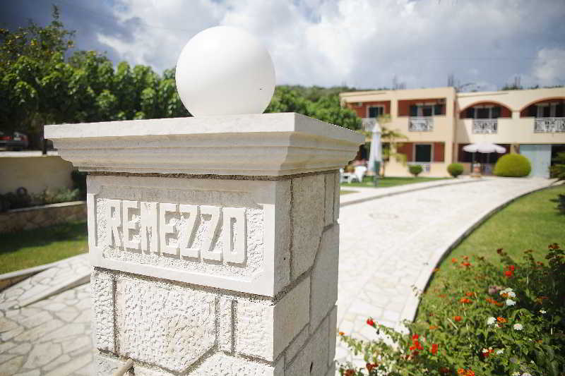 Remezzo Studios & Apartments Amoudi Eksteriør billede